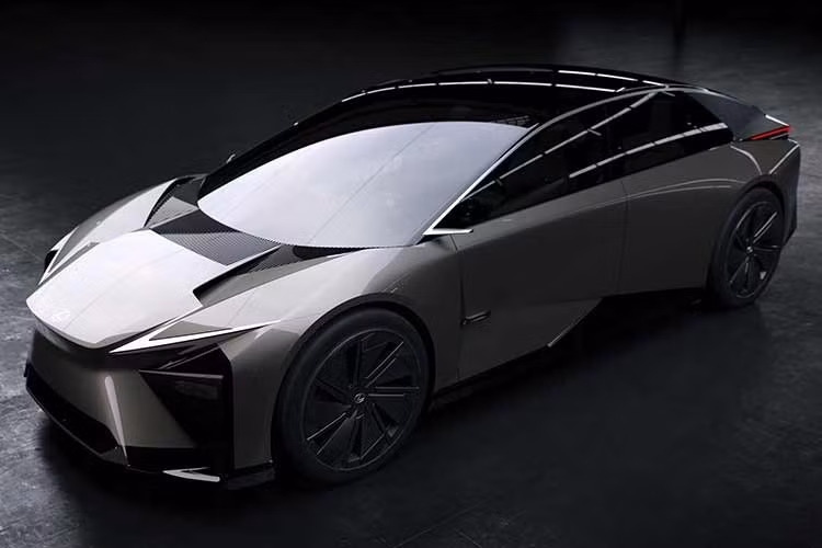Lexus vừa làm mới mẫu IS hiện tại bằng một bản facelift với thiết kế sắc sảo hơn, nội thất tinh chỉnh và khung gầm cải tiến nhằm duy trì sức hút của dòng sedan hạng sang cỡ nhỏ. Theo nhiều nguồn tin từ Nhật Bản, hãng xe sang thuộc Toyota đang âm thầm chuẩn bị cho một bước ngoặt lớn khi thế hệ Lexus IS tiếp theo có thể sẽ trở thành mẫu xe thuần điện hoàn toàn.