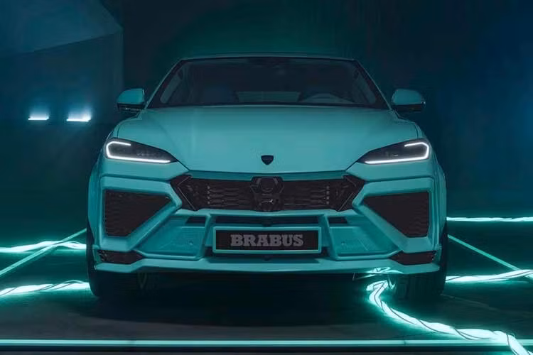 Mức giá của Brabus 900 Mint gần 700.000 USD quy đổi khoảng 18,1 tỷ đồng. Đây không chỉ là Lamborghini độ đầu tiên của Brabus, mà còn là tuyên ngôn về việc mở rộng các gói độ sang phân khúc siêu xe Ý nơi hiệu suất và sự độc đáo được đẩy lên đỉnh điểm.