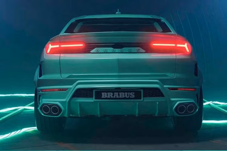 Với những ai thích vẻ ngoài ngầu hơn nữa, Brabus còn giới thiệu biến thể 900 Superblack, giữ nguyên thông số hiệu suất nhưng chuyển sang tông màu đen toàn bộ.
