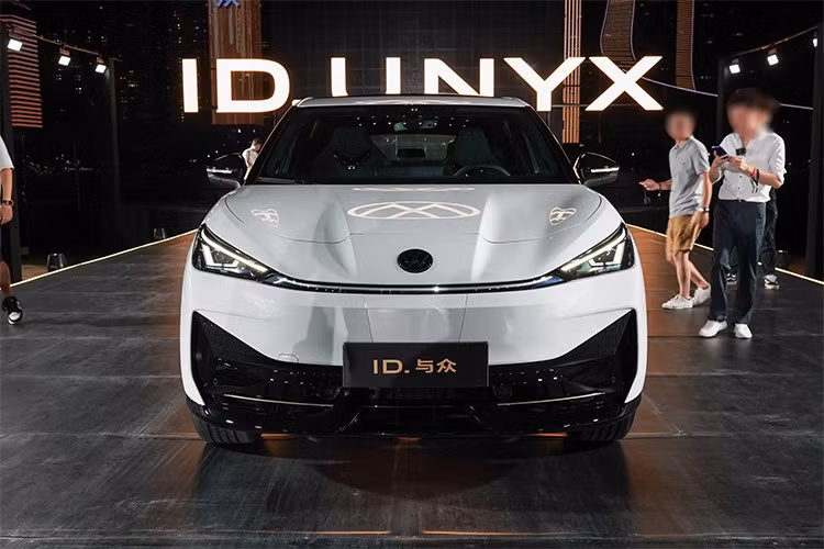 Dự kiến, Volkswagen ID. Unyx 07 sẽ được bàn giao cho khách hàng Trung Quốc vào cuối năm 2026. Volkswagen hiện đang chịu áp lực ngày càng lớn tại thị trường Trung Quốc. Trong tháng 4 vừa qua, hãng bán được 77.995 xe tại nước này, giảm 46,7% so với cùng kỳ năm ngoái và giảm 37,8% so với tháng trước.