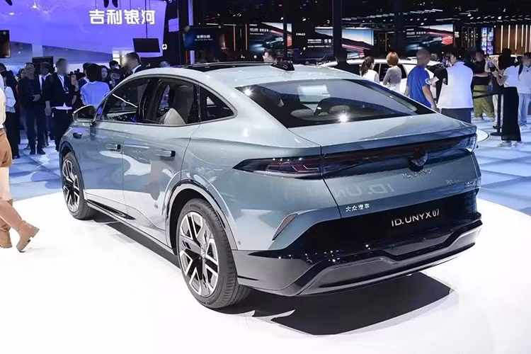 Kích thước dài x rộng x cao của Volkswagen ID. Unyx 07 lần lượt là 4.853 x 1.852 x 1.566 mm và chiều dài cơ sở 2.826 mm. Xe cạnh tranh trong phân khúc sedan cỡ D với những đối thủ như Toyota Camry và Honda Accord ở Trung Quốc.