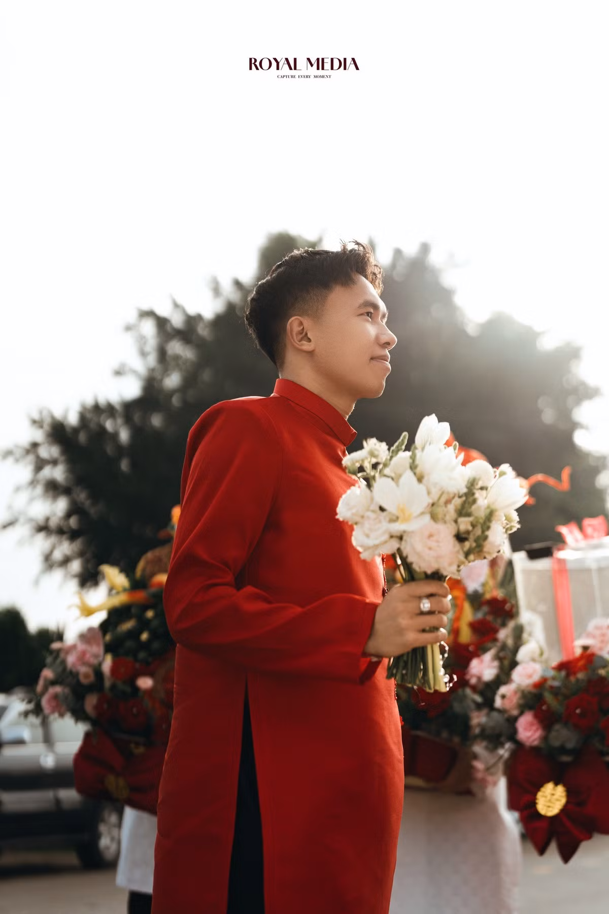 Sau khi công bố thông tin, Minh Khoa và vợ sắp cưới đã nhận được vô số lời chúc mừng từ bạn bè, đồng nghiệp.