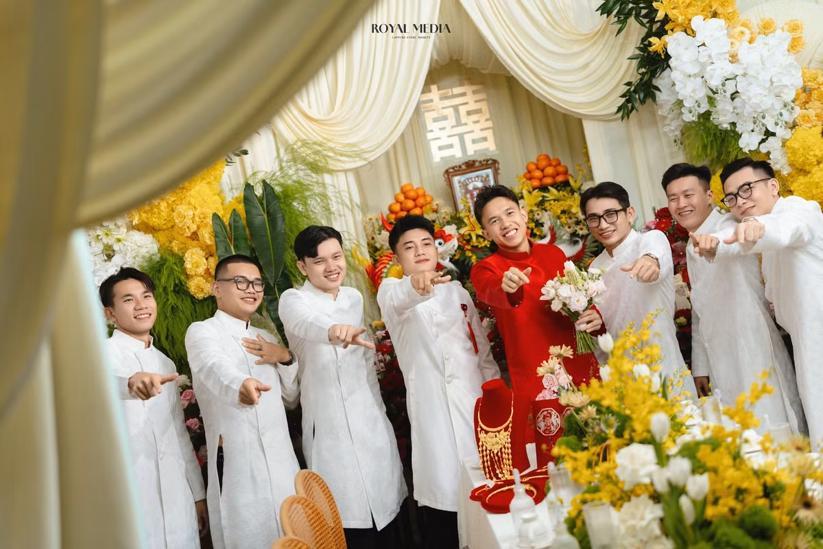 Trước đó, vào ngày 20/7, cặp đôi đã thực hiện lễ đính hôn, đánh dấu một bước tiến quan trọng trong tình yêu kéo dài 7 năm của họ.