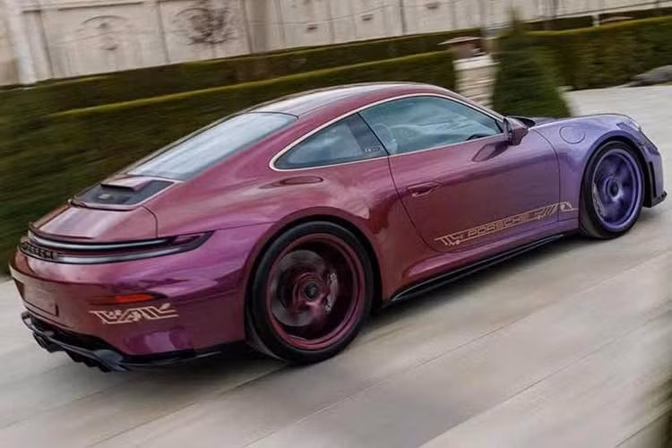 Porsche cho biết hiệu ứng này được lấy cảm hứng từ các giai đoạn chín khác nhau của nho, một sự tôn vinh đối với truyền thống làm rượu vang lâu đời của Moldova.