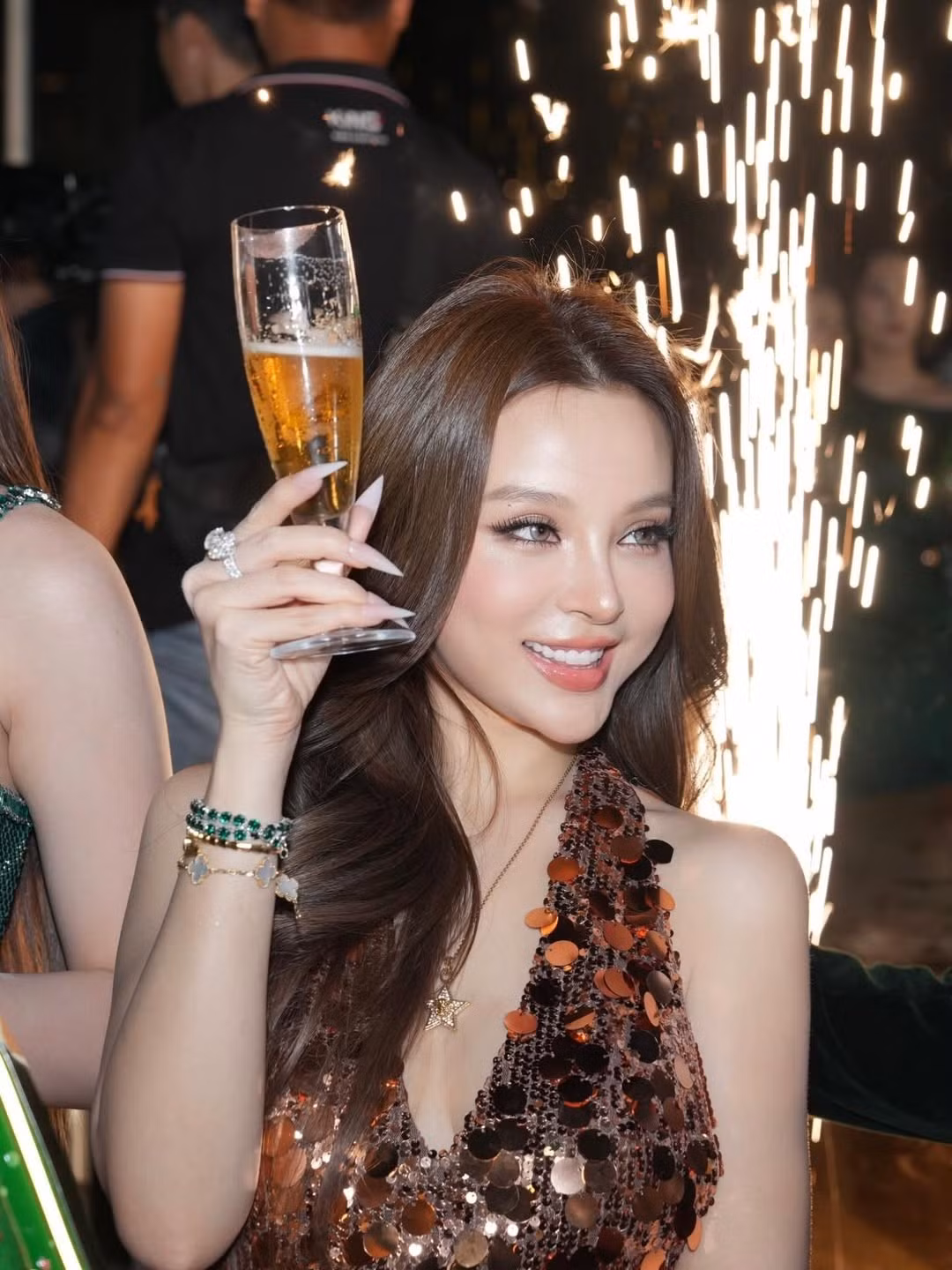 Huyền Baby tên thật là Đặng Ngọc Huyền, từng là một trong những hot girl đình đám nhất Hà Nội giai đoạn cuối những năm 2000.
