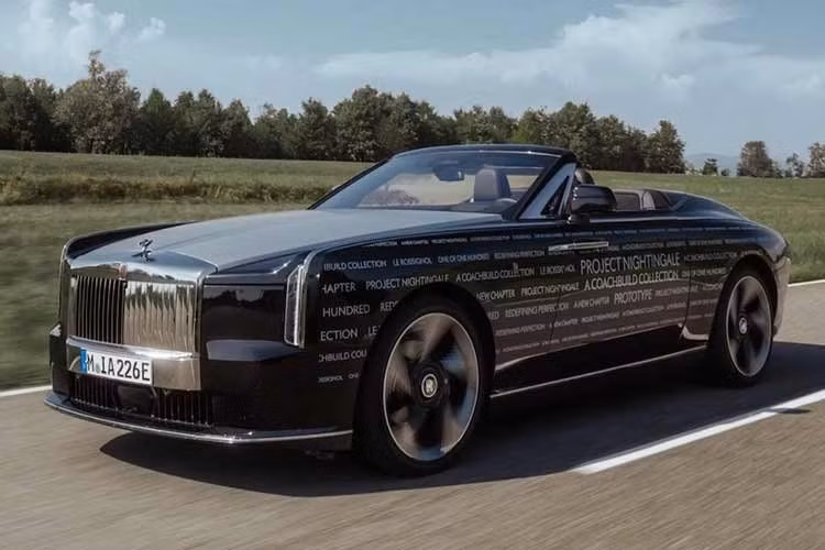 Nhưng ở phân khúc siêu sang này, sự hoàn hảo chính là một trong những yếu tố chính khiến Rolls-Royce thu hút được khách hàng - đặc biệt khi mỗi chiếc Nightingale có giá hàng chục triệu USD. Đó là lý do hãng phải đưa chiếc xe qua quy trình thử nghiệm ngặt nghèo không kém các mẫu xe thương mại khác để đảm bảo mọi thứ trơn tru nhất.