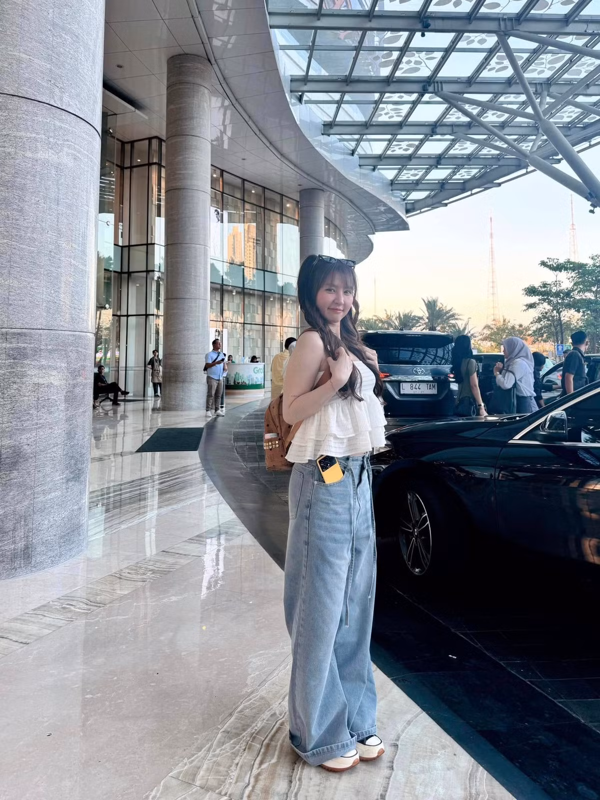 Dù bận rộn với công việc streamer, lẫn chăm con nhỏ, song Ngân Sát Thủ luôn biết cách cân bằng giữa sự nghiệp và gia đình. Cô chia sẻ rằng, chồng cô luôn ủng hộ và tạo điều kiện để cô phát triển sự nghiệp.