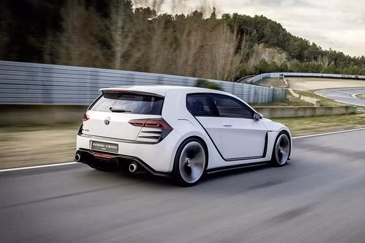 Ngay cả phiên bản hiện đại Golf GTI Edition 50 vẫn giữ DNA đó với công suất 325 mã lực, khả năng tăng tốc 0-96 km trong 5,3 giây và đã được kiểm chứng nghiêm túc tại Nürburgring. Trên thực tế, Volkswagen không có cơ hội để thực hiện chiếc GTI động cơ W12 hoặc phiên bản mui trần (Roadster) ngoài những phiên bản giới hạn.