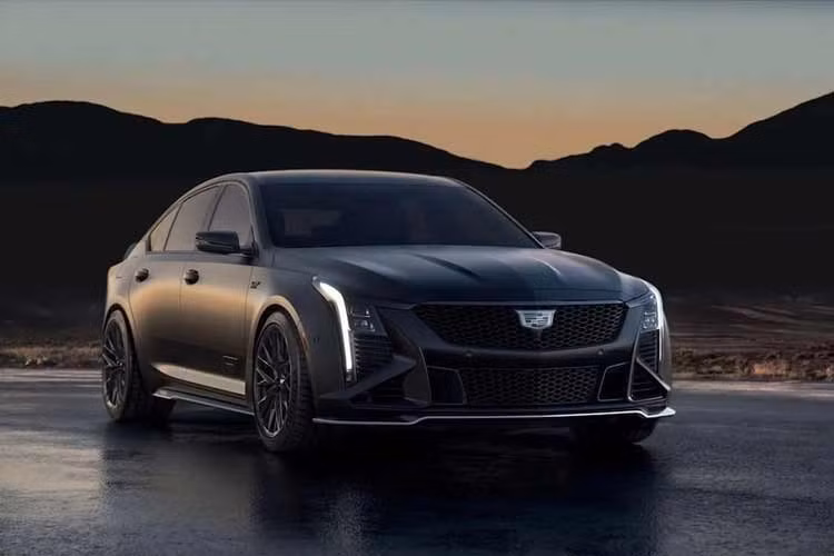 Hãng xe Cadillac đã cho ra mắt mẫu CT5-V Blackwing F1 Collector Series. Đây là phiên bản đặc biệt "cực kỳ độc quyền" nhằm tôn vinh sự gia nhập của thương hiệu vào đỉnh cao của môn đua xe.