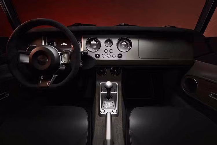 Trái tim của chiếc Supersport 400 là động cơ BMW B58 6 xi-lanh thẳng hàng tăng áp 3.0 lít, giống như động cơ được sử dụng trong Toyota GR Supra, được tinh chỉnh để sản sinh công suất 402 mã lực (406PS).