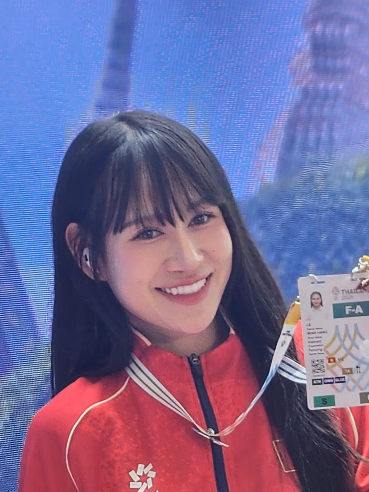 Xuất hiện tại SEA Games 33 diễn ra tại Thái Lan, nữ VĐV đấu kiếm Lê Minh Hằng nhanh chóng trở thành tâm điểm chú ý của người hâm mộ.
