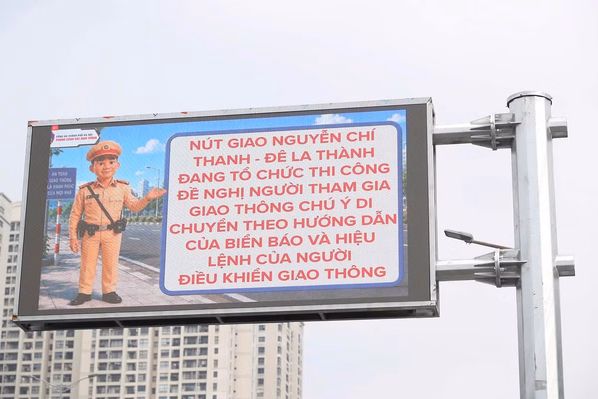 Hệ thống màn hình được bố trí tại các cửa ngõ và trục giao thông chính có lưu lượng phương tiện đặc biệt lớn