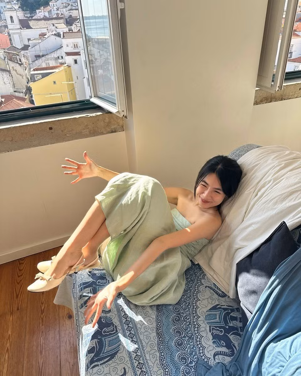 Một số thông tin trên mạng xã hội cho biết Hà Thi là nhân vật trong lùm xùm tình tay ba của Thạch Trang. Trên thực tế, thông tin này chưa được kiểm chứng.