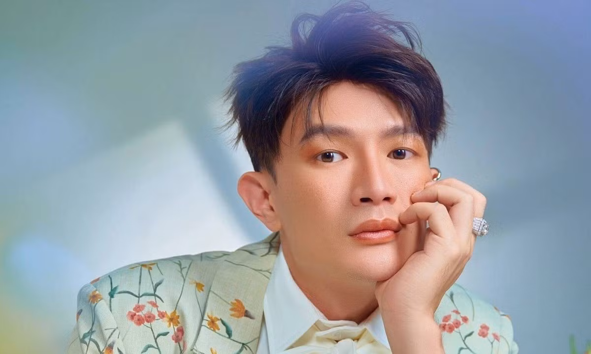 Còn trên Fanpage lẫn kênh TikTok sở hữu gần 500k người theo dõi, Dược Sĩ Tiến chủ yếu đăng tải các đoạn clip được cắt ra từ show do anh sản xuất.