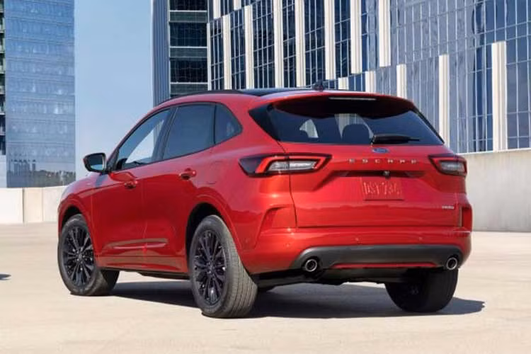 Ford đang tái cấu trúc nhà máy ở Louisville, Kentucky để chuẩn bị cho thế hệ xe điện mới có giá dễ tiếp cận hơn. Một trong những sản phẩm đáng chú ý sẽ là mẫu bán tải điện mới với giá khởi điểm khoảng 30.000 USD, dự kiến ra mắt vào năm 2027.
