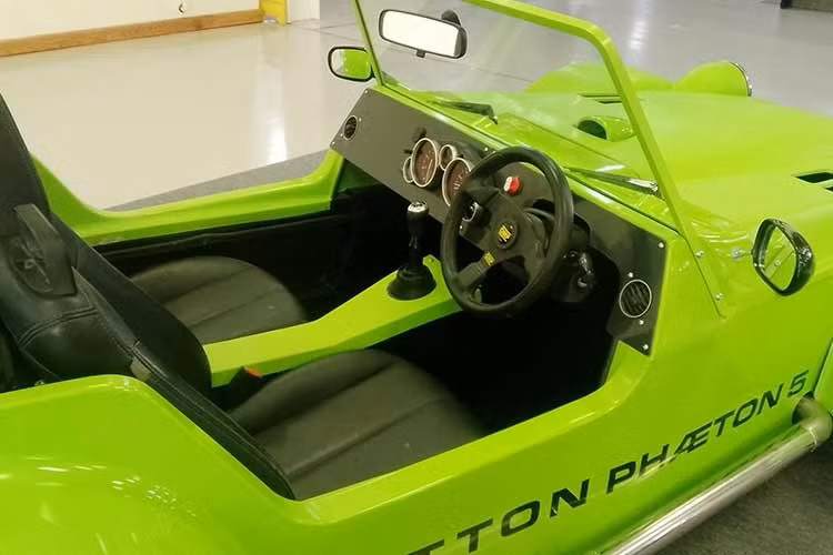 Đáng chú ý, Phaeton 5 độ từ Mazda MX-5 sẽ vẫn giữ lại nguyên hệ thống khung gầm và khối động cơ 2.0L hút khí tự nhiên cùng hệ thống truyền động tin cậy của hãng xe Nhật.