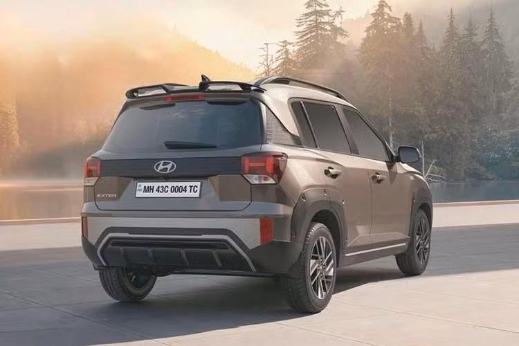Hiện giá bán của Hyundai Exter ở Việt Nam chưa được công bố nhưng có thể sẽ rẻ hơn Venue. Tại Việt Nam, Hyundai Venue hiện có giá từ 499-539 triệu đồng. Tại thị trường Ấn Độ, giá xe Hyundai Exter 2026 bán ra với mức từ 6.160 USD.