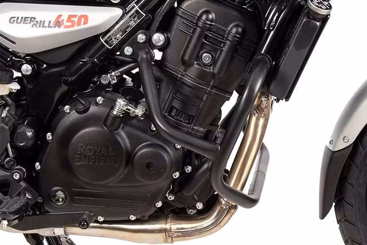 Royal Enfield Guerrilla 450 Apex 2026 sử dụng khối động cơ xi-lanh đơn dung tích 450cc, cho công suất tối đa 40 PS và mô-men xoắn 40 Nm, tương đương bản tiêu chuẩn.