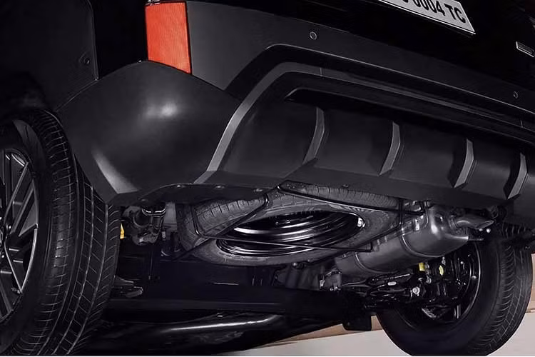 Khi bán ở Việt Nam, Hyundai Exter sẽ dùng động cơ xăng 4 xi-lanh, hút khí tự nhiên, dung tích 1.2L, cho công suất tối đa 82 mã lực và mô-men xoắn cực đại 114 Nm. Đây là động cơ hiện cũng đang được dùng cho Hyundai Grand i10 tại Việt Nam. Động cơ kết hợp với hộp số sàn hoặc tự động 5 cấp và hệ dẫn động cầu trước.