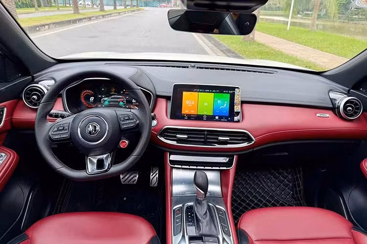 Ưu điểm của MG ZS 2020-2021: đây là dòng xe SUV đời mới đến từ Trung Quốc sở hữu thiết kế đẹp mắt, trang bị nhiều tính năng hỗ trợ người lái hiện đại, chi phí sử dụng hợp lý.