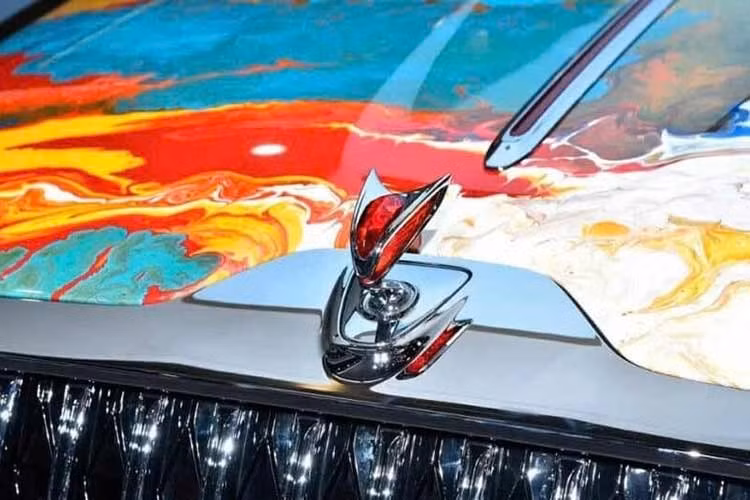 Trong khi đó, thương hiệu xe siêu sang Rolls-Royce không công bố doanh số riêng tại Trung Quốc. Tuy nhiên, công ty phân tích MarkLines ước tính chỉ có khoảng 700 trong tổng số 5.664 xe Rolls-Royce đăng ký trên toàn cầu trong năm 2025 được bán tại thị trường tỷ dân này.