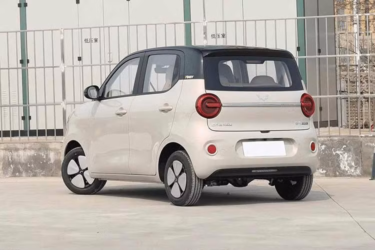 Mẫu xe điện Wuling Aira EV 2026 sẽ được lắp ráp ngay tại nhà máy của Wuling ở quốc gia này. Hãng cũng tiếp tục áp dụng chính sách bảo hành pin trọn đời cho Aira EV tương tự các dòng xe điện khác đang phân phối tại Indonesia.