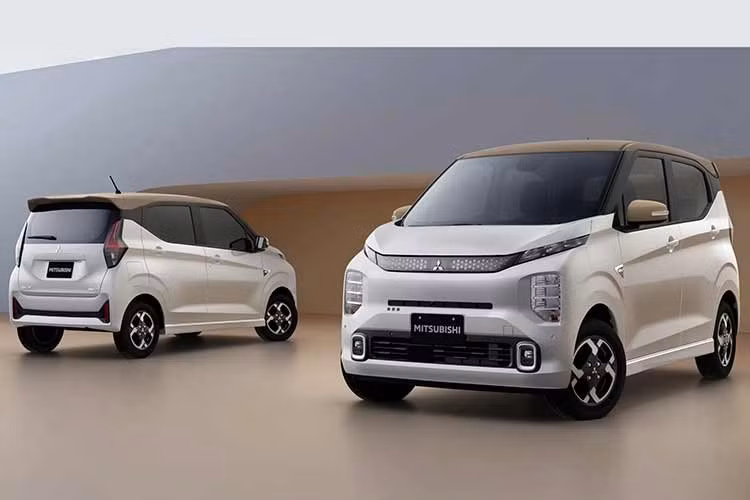 Ngoài eK Cross EV, dải sản phẩm xe kei car của Mitsubishi còn bao gồm các mẫu xe, gồm eK Cross, eK Wagon, eK Space và Delica Mini sử dụng động cơ đốt trong. Những chiếc xe đầu tiên dự kiến sẽ được bàn giao cho khách hàng vào cuối tháng này.