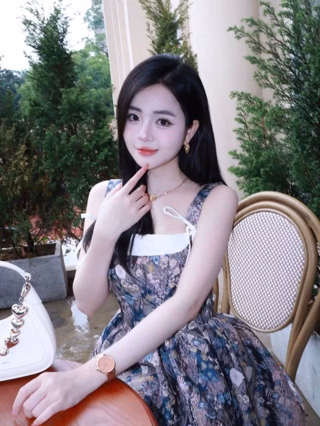 Sau một thời gian dài không xuất hiện trên sóng livestream, nhiều người hâm mộ bắt đầu đặt ra câu hỏi về lý do vắng mặt của Bé My - Sầm Thị Mỹ Hạnh.