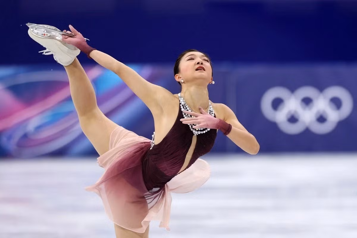 Truyền thông quốc tế dành nhiều lời khen cho Kaori Sakamoto, gọi cô là một trong những biểu tượng nổi bật của trượt băng nghệ thuật đương đại. Bên cạnh thành tích ấn tượng tại các giải đấu thế giới trước đó, Olympic 2026 được xem như sân khấu lớn để cô khẳng định vị thế của mình trong làng thể thao mùa đông.