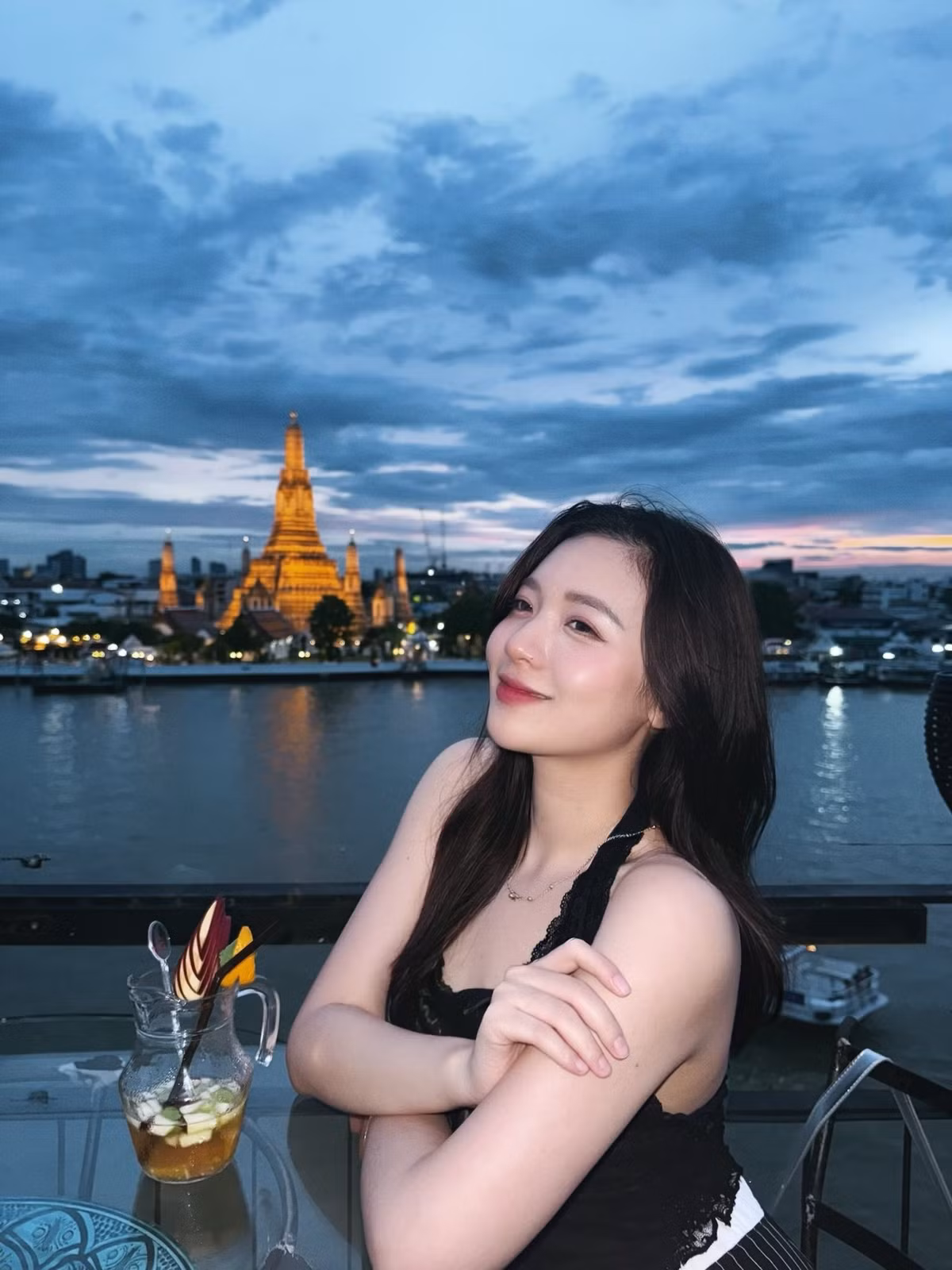 Trước giờ lên sóng livestream, Phương Thảo lưu giữ hình làm kỷ niệm với dòng chú thích pha trò: "Nữ tuyển thủ Việt Nam duy nhất tham dự chung kết APL" trong bối cảnh các đại diện Việt hết cơ hội chinh phục mùa giải năm nay.