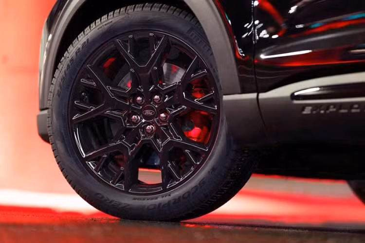 Với Sinister, Ford đưa những xu hướng vốn phổ biến trong giới độ xe trở thành một tùy chọn chính hãng, giúp khách hàng có thêm lựa chọn cá nhân hóa ngay từ khi mua các mẫu xe mới của hãng.