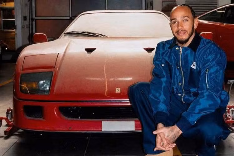 Không thể phủ nhận tầm quan trọng của Ferrari F40. Không chỉ là một mẫu siêu xe thông thường, F40 còn là sản phẩm cuối cùng được phát triển dưới sự tham gia trực tiếp của nhà sáng lập Enzo Ferrari trước khi ông qua đời vào năm 1988. Được chế tạo để kỷ niệm 40 năm thành lập hãng.