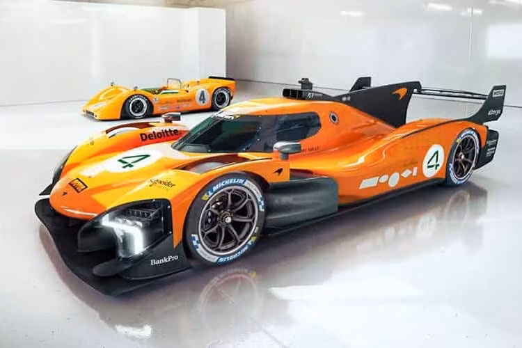 GTR xuất phát từ "sự hợp tác chưa từng có" giữa bộ phận đua xe và bộ phận ô tô của McLaren . Cả hai phiên bản đều được phát triển đồng thời trên khung gầm liền khối bằng sợi carbon.