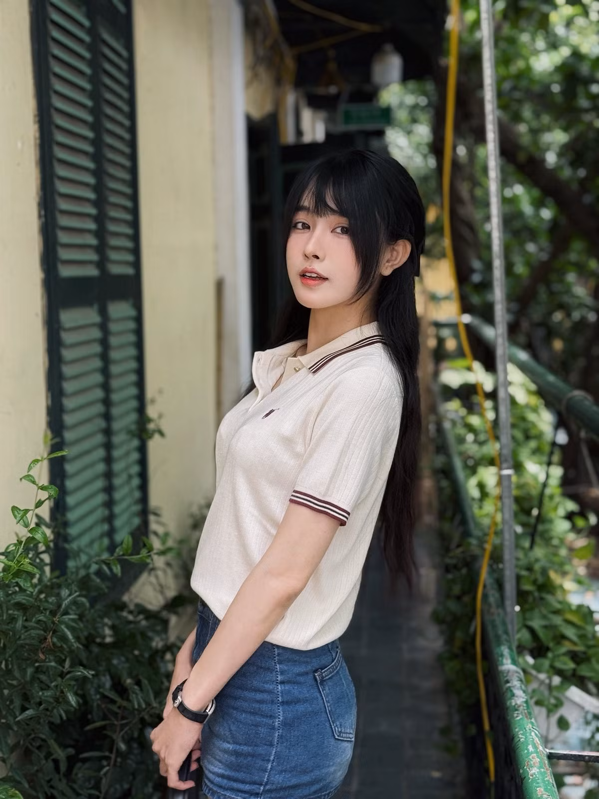 Bích Hạnh tự đánh giá ngày trước, các đường nét trên gương mặt bản thân đã khá hài hòa, ưa nhìn, phần sống mũi cũng cao tự nhiên. Tuy nhiên, cô không không ưng ý phần đầu mũi khoằm nên quyết định chỉnh sửa chi tiết này.