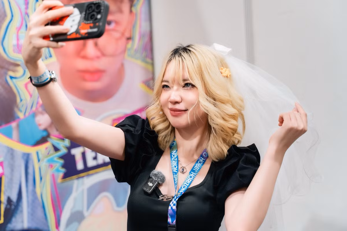 Nữ cosplayer không chỉ là một tiktoker nổi tiếng mà còn là một nghệ sĩ sáng tạo, luôn mang đến những nội dung độc đáo và đầy cảm hứng cho giới trẻ.