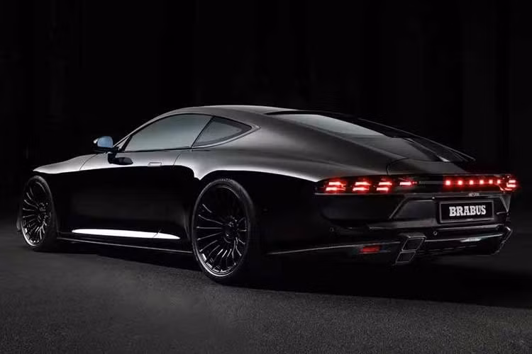 Tên gọi “Bodo” được lấy theo tên của Bodo Buschmann - nhà sáng lập Brabus qua đời năm 2018. Đây cũng là dấu mốc cho thấy hãng độ nổi tiếng của Đức không còn chỉ dừng ở việc nâng cấp xe thương mại, mà đã bước sang lĩnh vực chế tác thân vỏ riêng theo phong cách coachbuilt.