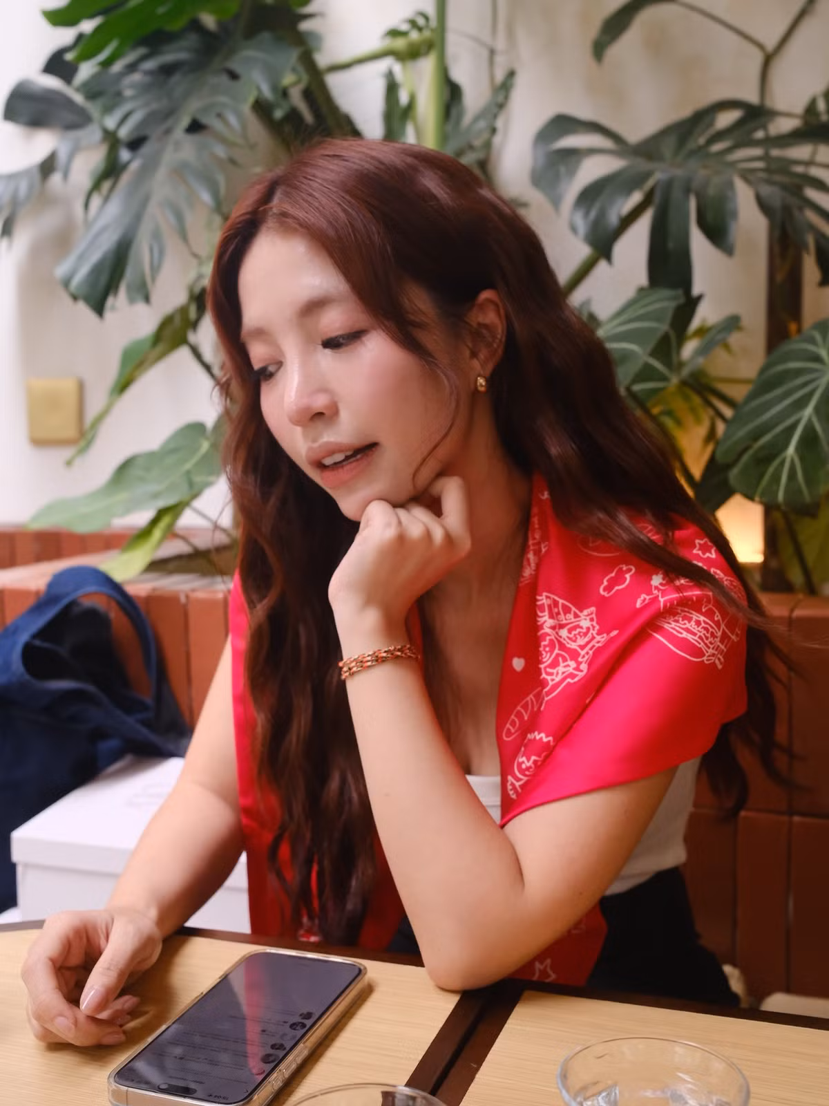 Mẫn Tiên hiện có gần 1 triệu người theo dõi trên Instagram, chủ yếu làm người mẫu ảnh, blogger thời trang với hình ảnh ngọt ngào, nữ tính.