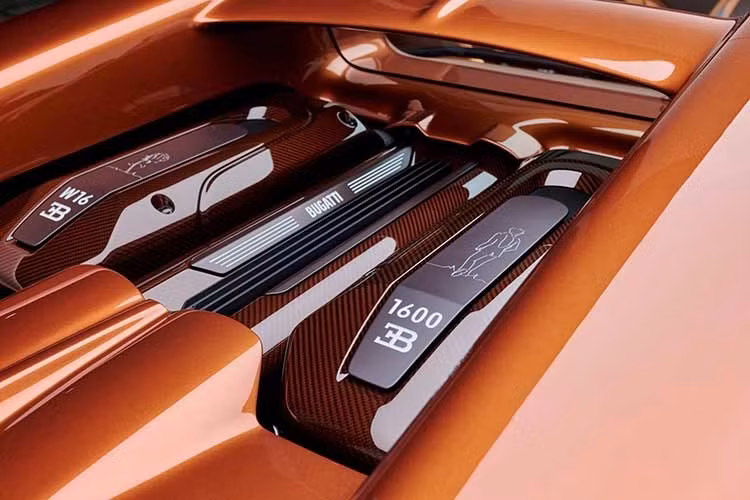 Xe có khả năng đạt tốc độ tối đa 380 km/h ở các chế độ lái thông thường như EB, Autobahn hay Handling. Khi kích hoạt chế độ chuyên dụng bằng chìa khóa Speed Key, giới hạn tốc độ sẽ được mở rộng lên mức 420 km/h.