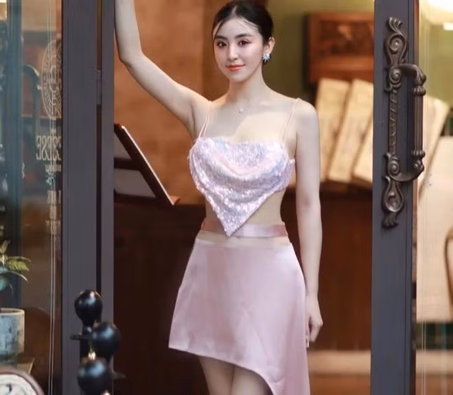 Trong những chia sẻ hiếm hoi, Bảo Chi từng thẳng thắn nói về biến cố hôn nhân, cho biết cô quyết định ly hôn sau khi đối mặt với những trục trặc trong đời sống vợ chồng, trong đó có việc chồng cũ không giữ được sự chung thủy. Quyết định khép lại hôn nhân, theo nàng hot girl, là để bảo vệ sự bình yên cho bản thân và con nhỏ.