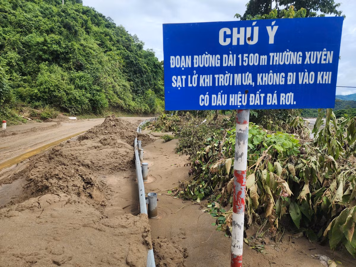 Việc thông tuyến tại điểm ngập eo Vực Bồng đã giúp người dân, phương tiện qua lại thuận lợi, an toàn, đặc biệt có nhiều người đã bị mắc kẹt từ 2 đến 3 ngày ở hai đầu điểm ngập lụt, phải ngủ nghỉ qua đêm ở nhà dân tại thôn Vĩnh Hoàn, xã Con Cuông.