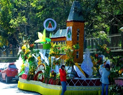 Mãn nhãn với xe hoa diễu hành khắp Đà Lạt