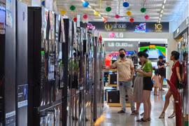 Thị trường điện máy lạnh "tăng nhiệt" sau đợt nắng nóng kéo dài