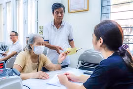 Chính phủ điều chỉnh tăng mức trợ cấp xã hội cho nhóm yếu thế