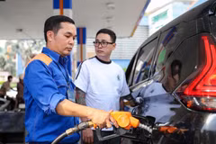 Đề xuất kéo dài ưu đãi thuế với xăng dầu đến hết tháng 9/2026