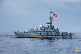 Những loại tàu và máy bay hiện đại xuất hiện trong lễ diễu binh trên biển
