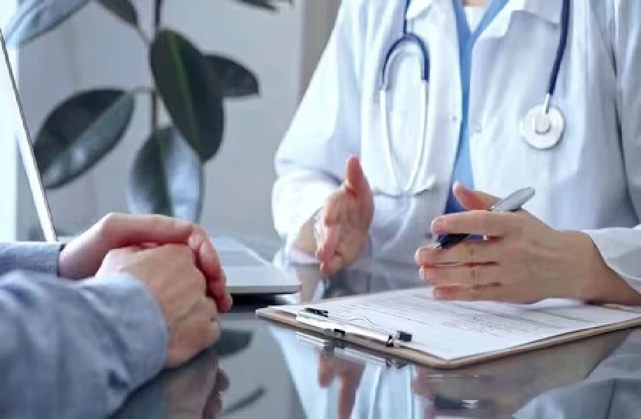 Tin lời AI trấn an, người đàn ông phát hiện ung thư muộn