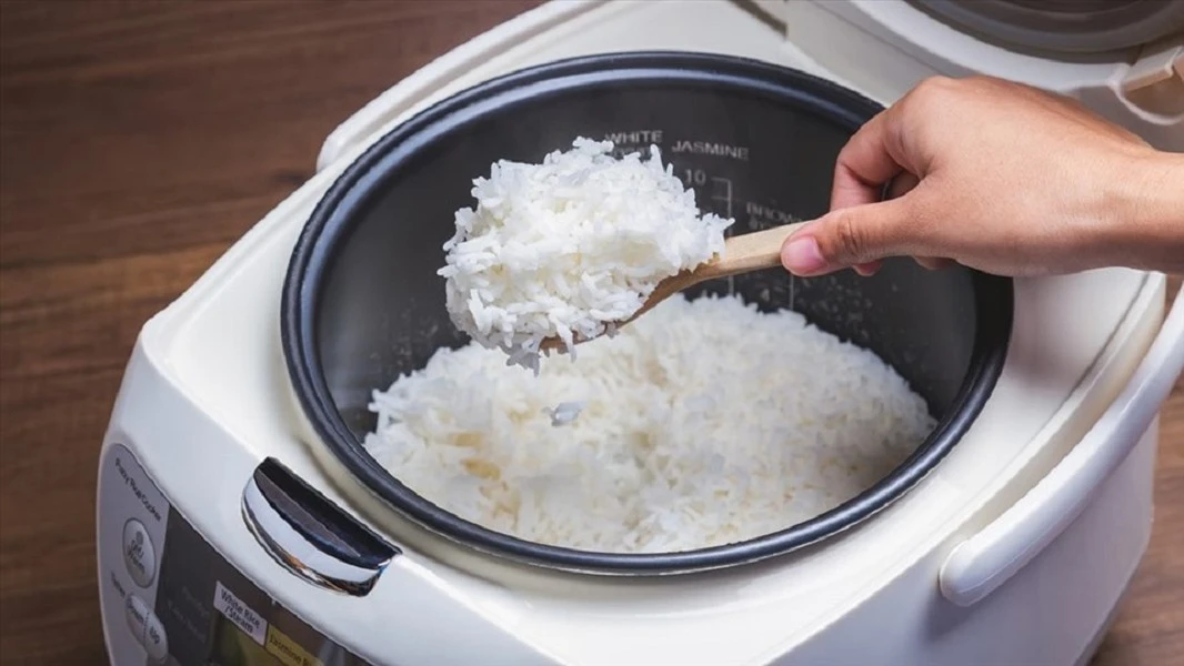 Nồi cơm điện ngốn tiền điện vì thói quen nhiều người mắc 