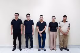 Khởi tố 5 bị can cài phần mềm lậu trên máy tính