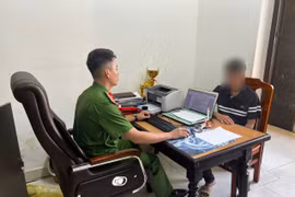 Bị công an mời làm việc vì vứt 15 con lợn chết ra đường