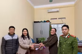 Đi lễ đầu năm nhặt được 183 triệu đồng, người phụ nữ mang thẳng đến công an